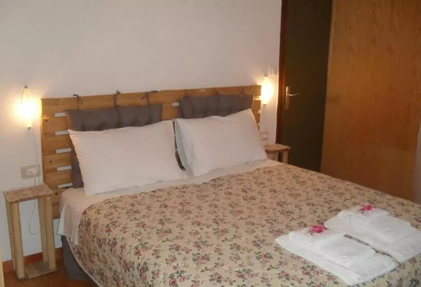 ベッドアンドブレックファースト Casa Noemi Imer