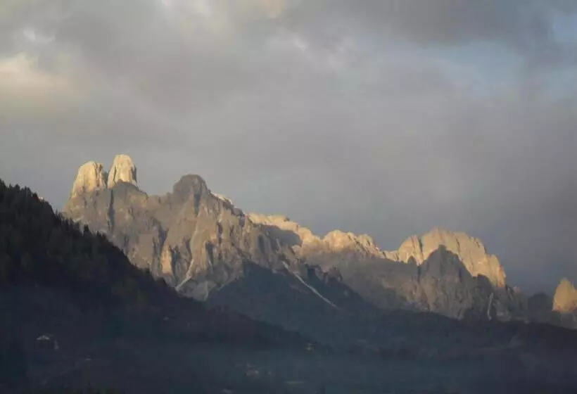 ベッドアンドブレックファースト Casa Noemi Imer