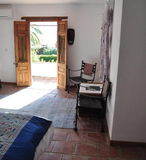 住宿加早餐 El Diplomatico Feo The Ugly Diplomat