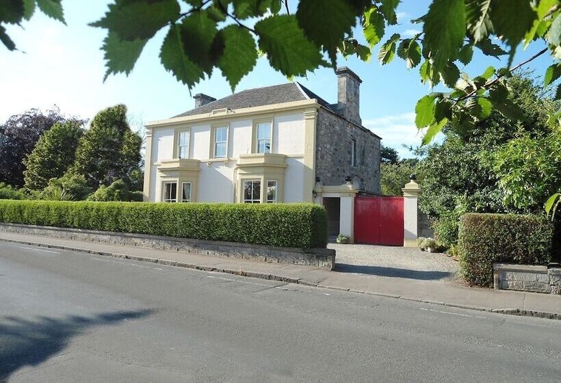 민박 Garvally House