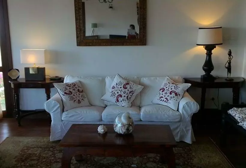 Aamiaismajoitus (B&B) Karabai Villa