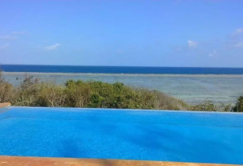 Aamiaismajoitus (B&B) Karabai Villa