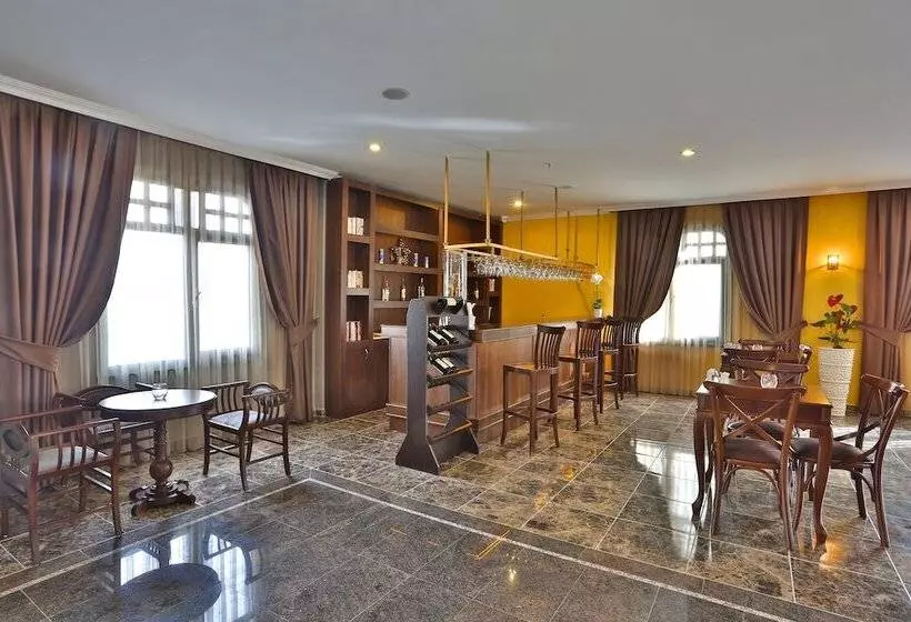 Bon Hotel City & Resort