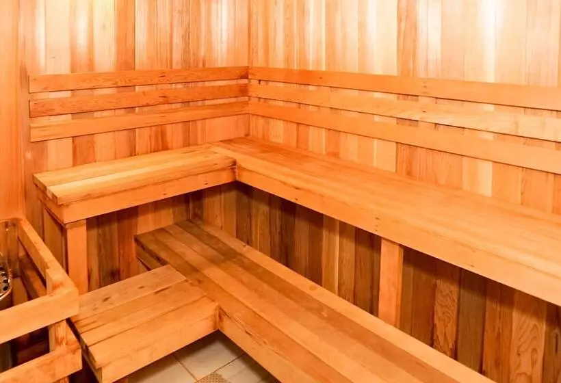 Hotelli Holiday Inn Express & Suites   Aurora Medical Campus, An Ihg