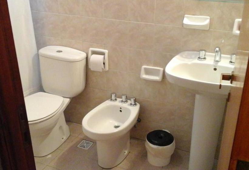 ホテル Mariska Dos Estrellas Superior