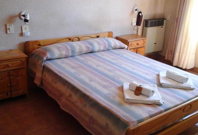 ホテル Mariska Dos Estrellas Superior