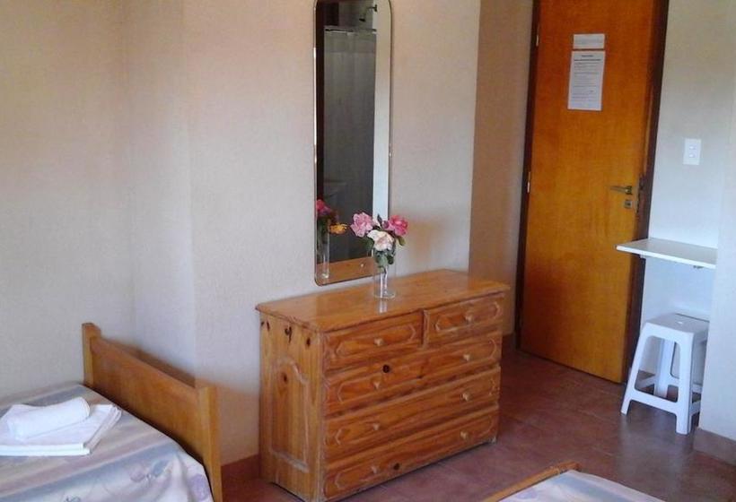 ホテル Mariska Dos Estrellas Superior