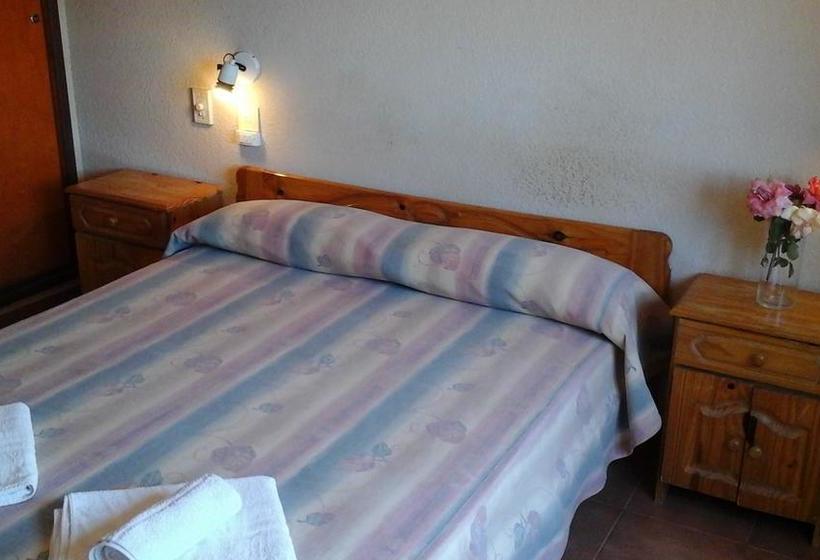 ホテル Mariska Dos Estrellas Superior