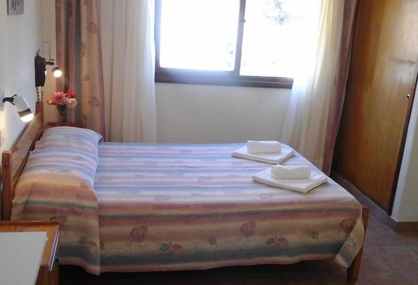 ホテル Mariska Dos Estrellas Superior