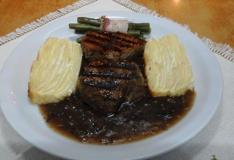 ホテル Mariska Dos Estrellas Superior