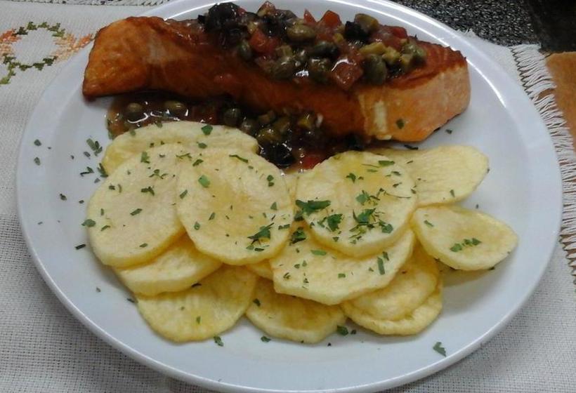 ホテル Mariska Dos Estrellas Superior