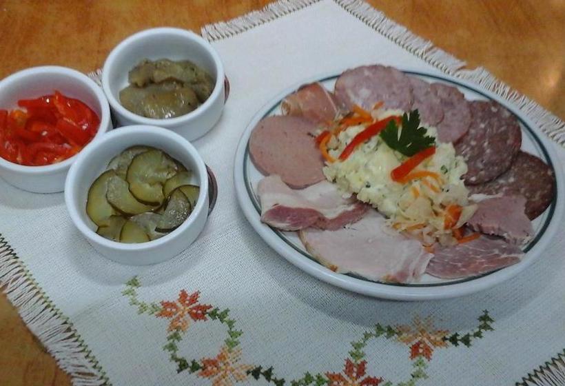 ホテル Mariska Dos Estrellas Superior