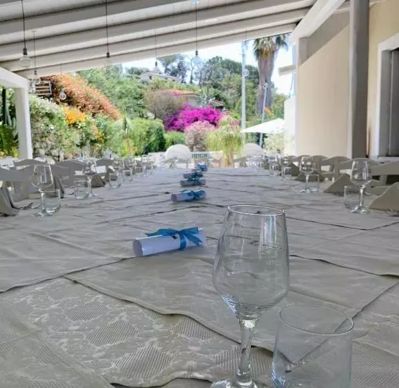 Hotelli Mercurio Sul Mare   Fish Restaurant And Private Beach