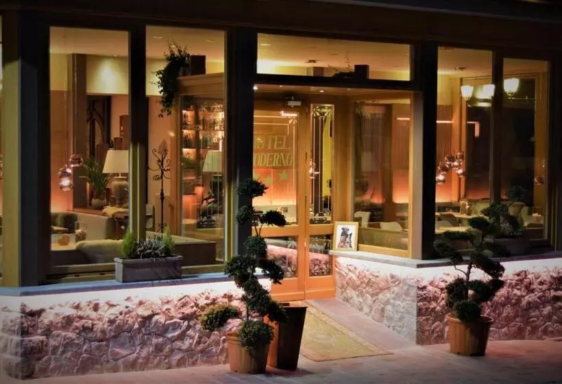 ホテル Moderno Restaurant