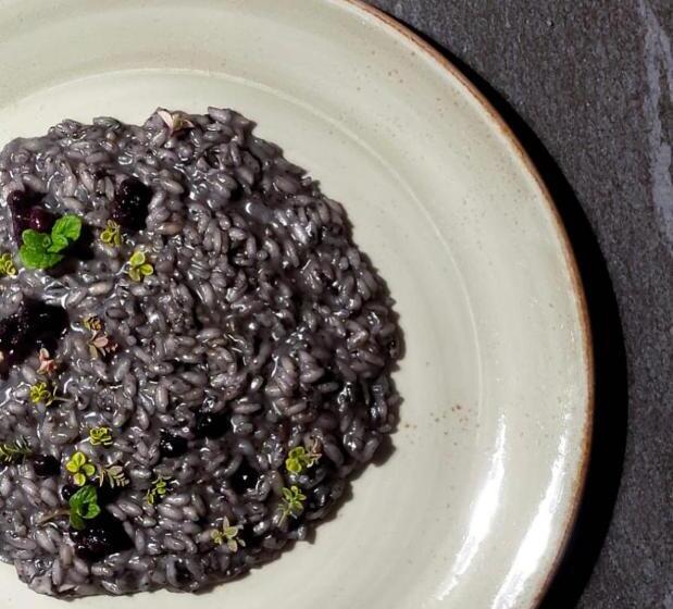 בית מלון כפרי Moderno Restaurant