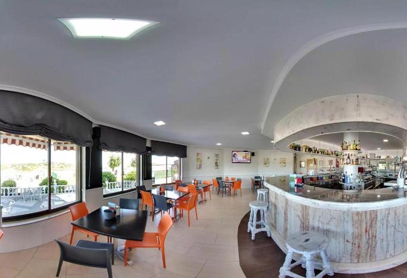 هتل Playa La Arena