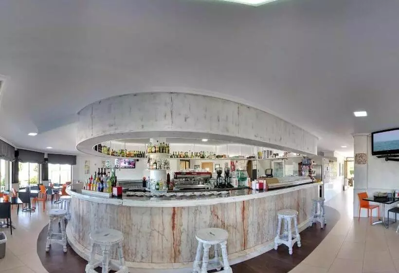 هتل Playa La Arena