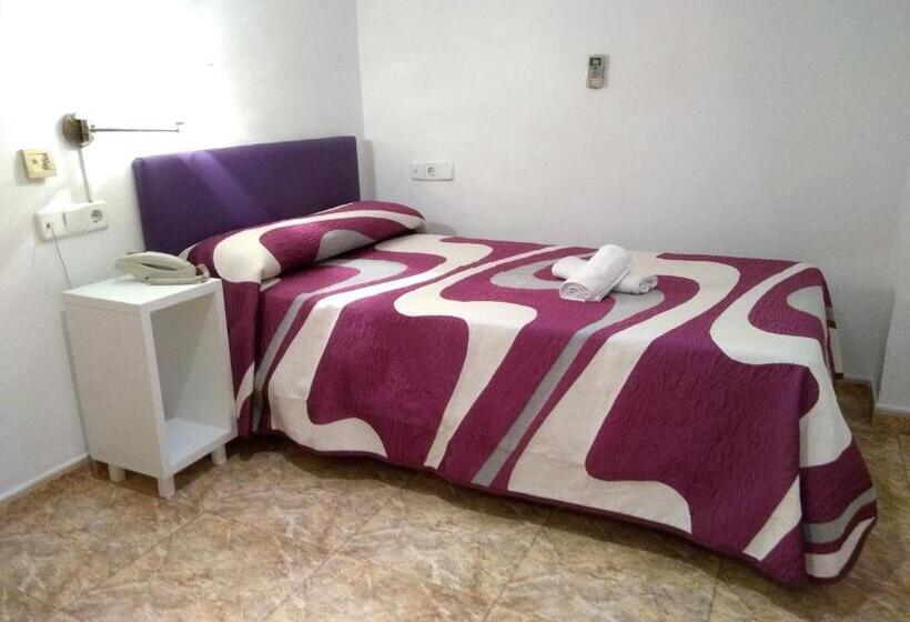 ホテル Restaurante Campomar