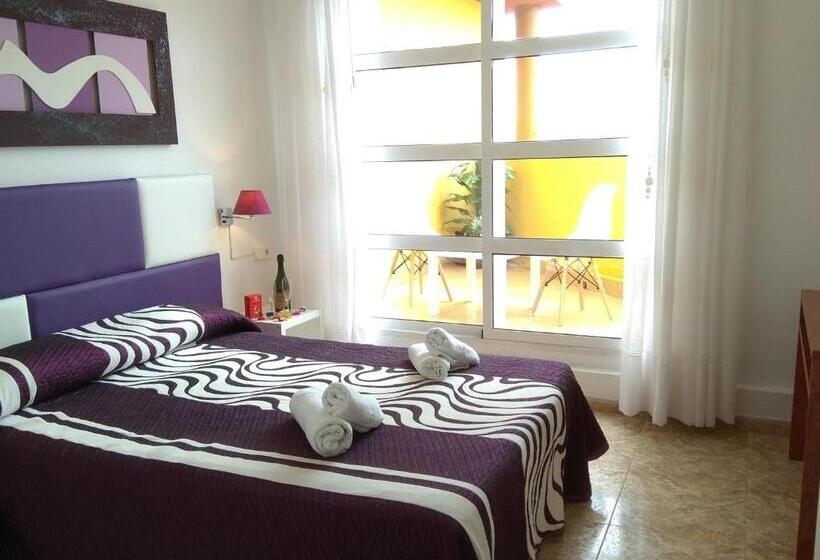 ホテル Restaurante Campomar