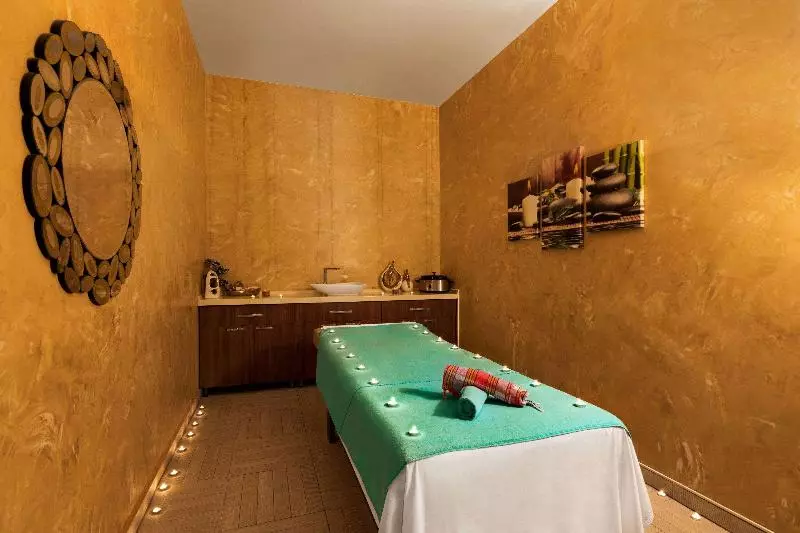 هتل Wyndham Baku