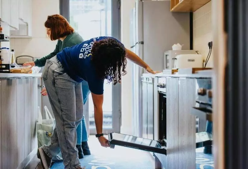 هتل Snoozles Galway City Centre