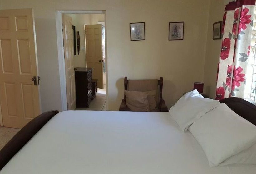 Ocho Rios Almond Tree Villas