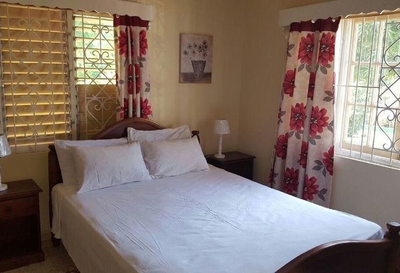 Ocho Rios Almond Tree Villas