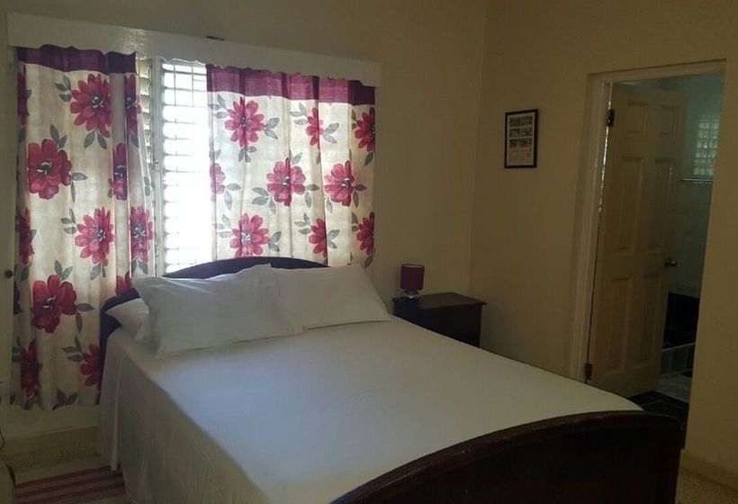 Ocho Rios Almond Tree Villas