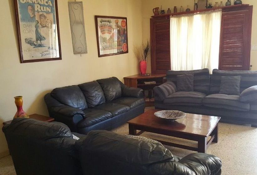 Ocho Rios Almond Tree Villas