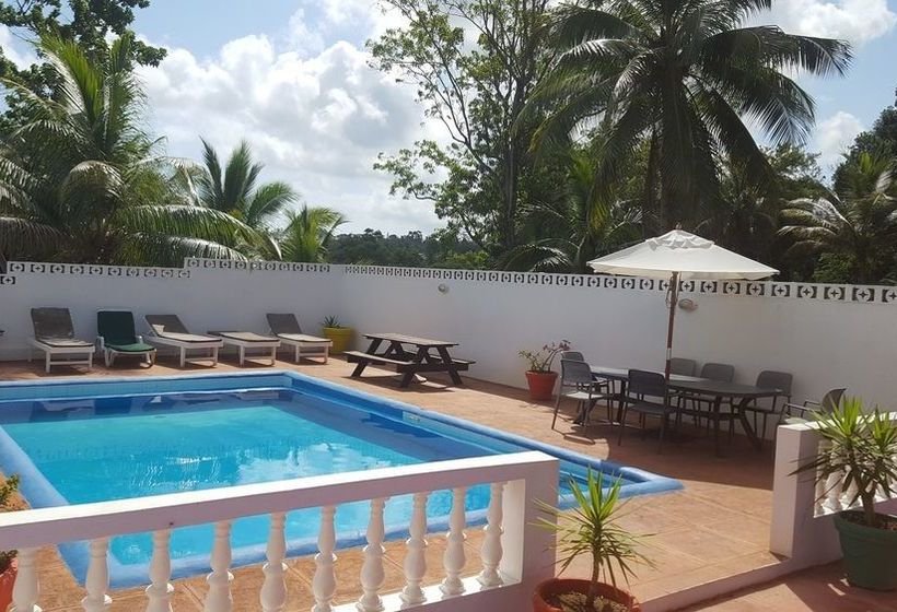 Ocho Rios Almond Tree Villas