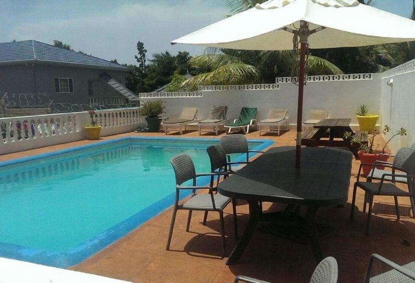 Ocho Rios Almond Tree Villas