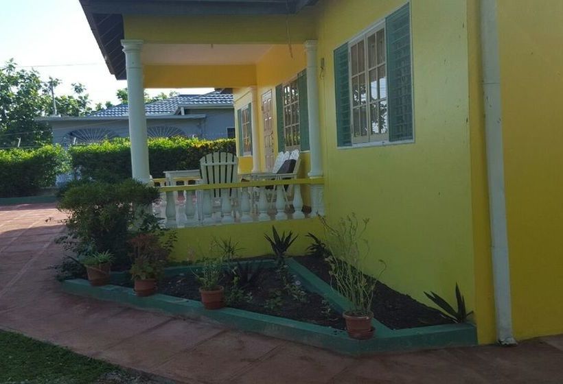 Ocho Rios Almond Tree Villas