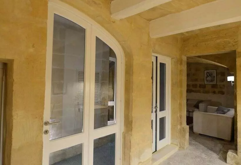 پانسیون Paulos Valletta