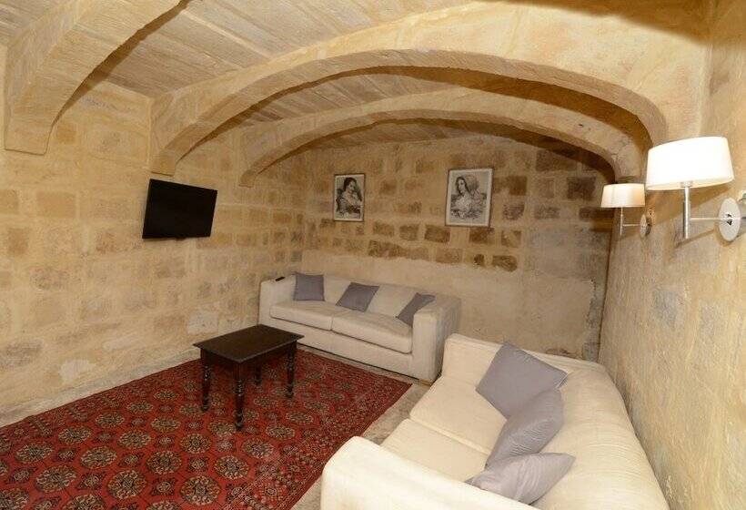 פנסיון Paulos Valletta