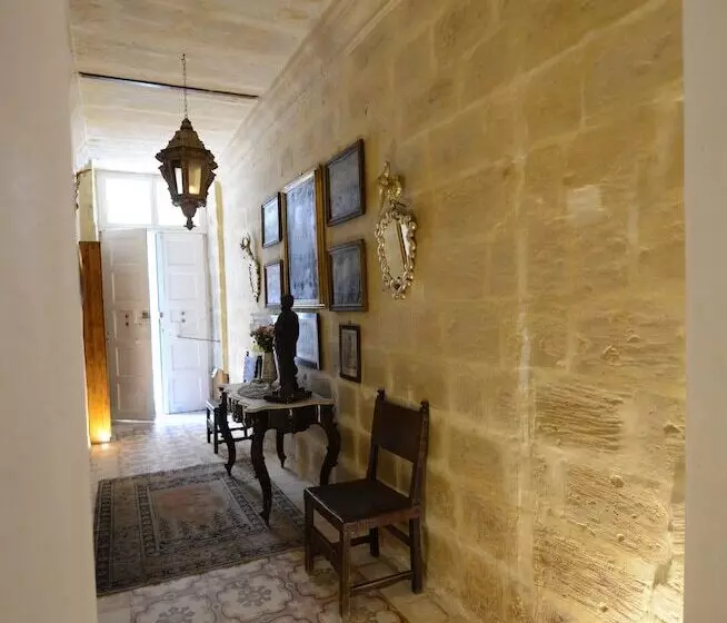 پانسیون Paulos Valletta