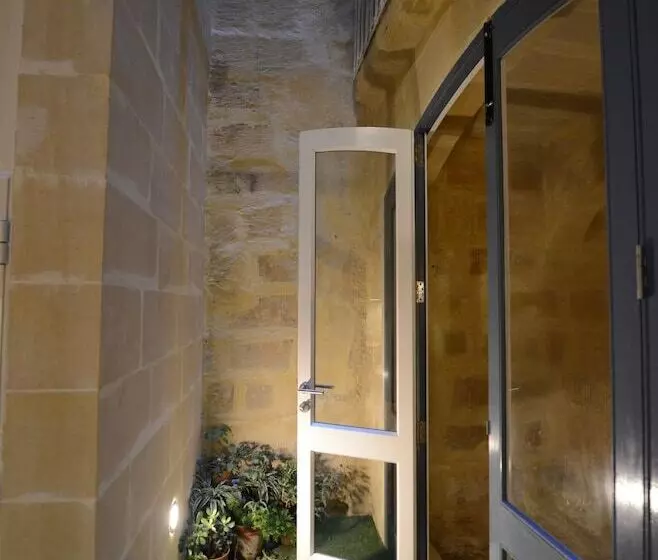 پانسیون Paulos Valletta