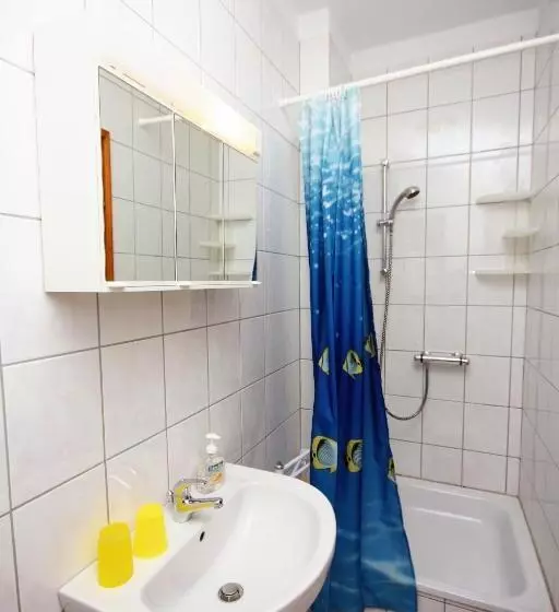 تختخواب و صبحانه Apartments Palit Rab