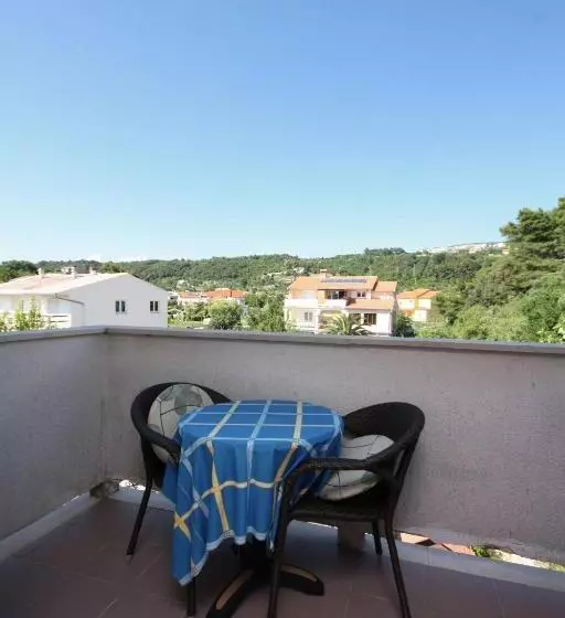 تختخواب و صبحانه Apartments Palit Rab