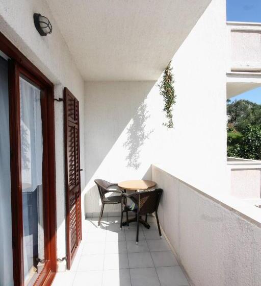 צימר Apartments Palit Rab