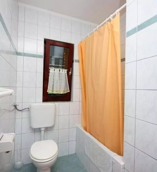 تختخواب و صبحانه Apartments Palit Rab