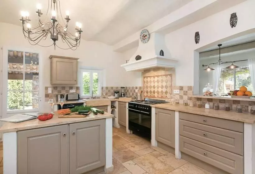 ベッドアンドブレックファースト Château Des Bertrands