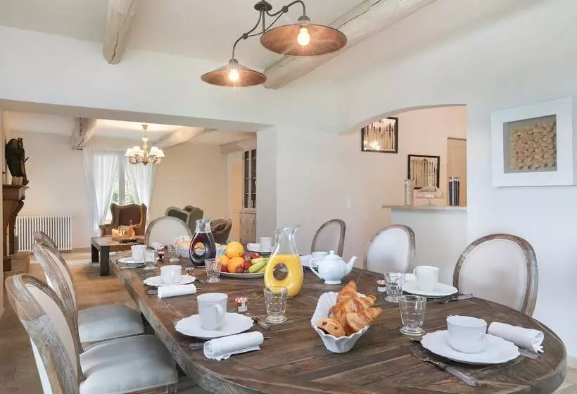 ベッドアンドブレックファースト Château Des Bertrands