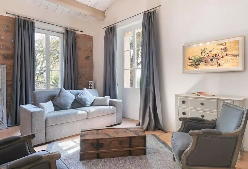 ベッドアンドブレックファースト Château Des Bertrands