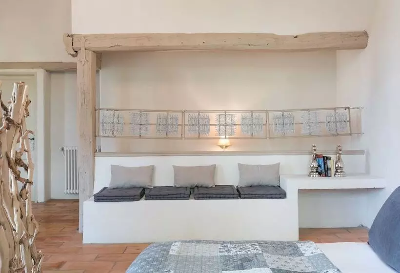 ベッドアンドブレックファースト Château Des Bertrands