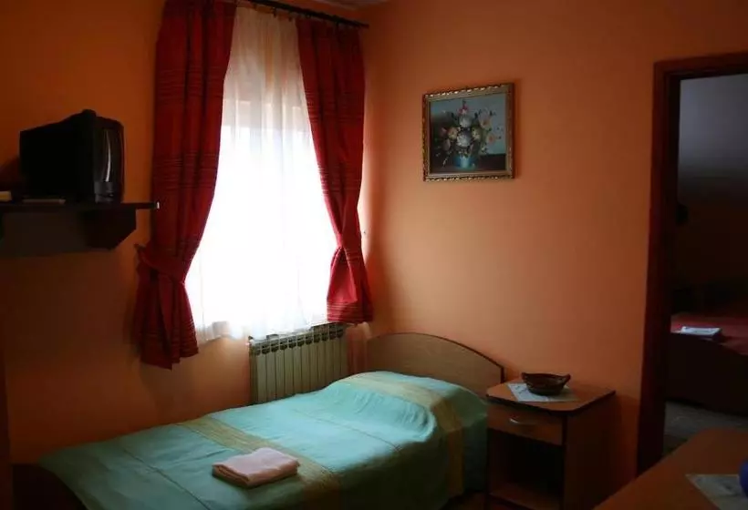 Aamiaismajoitus (B&B) Rooms Centar