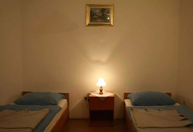 Aamiaismajoitus (B&B) Rooms Centar