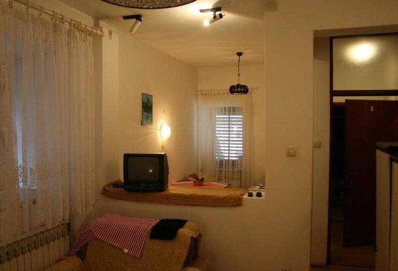 مبيت وإفطار Rooms Centar