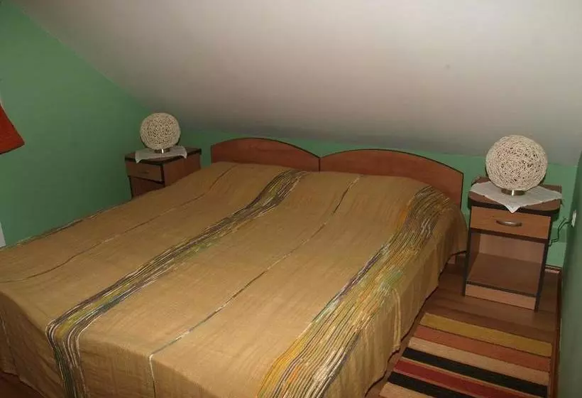 Aamiaismajoitus (B&B) Rooms Centar