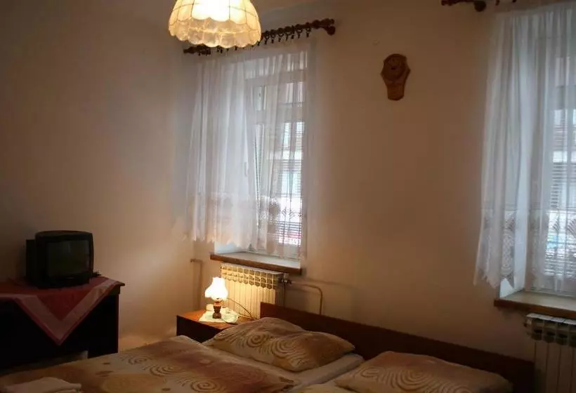 Aamiaismajoitus (B&B) Rooms Centar