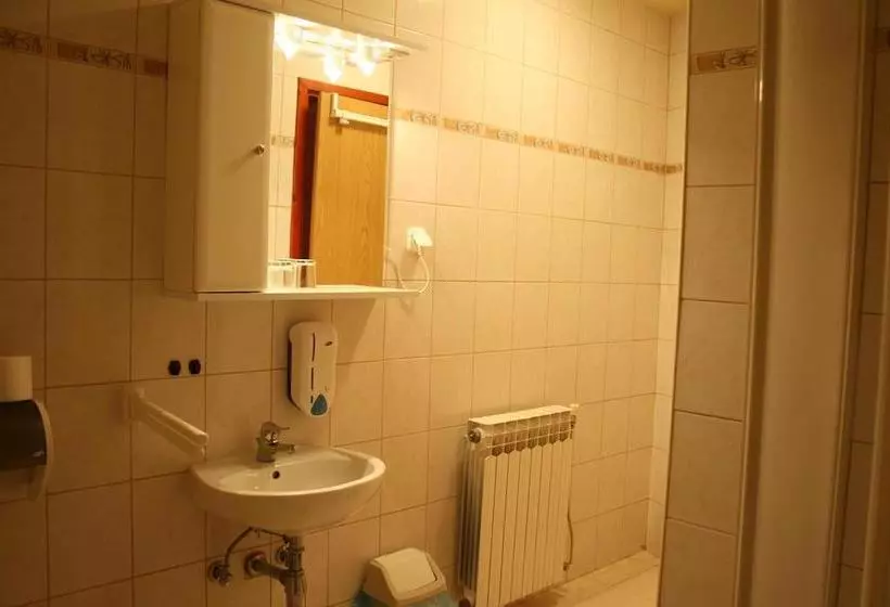 Aamiaismajoitus (B&B) Rooms Centar